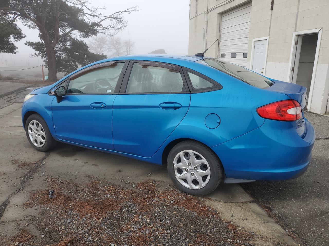 Изображение 2 2013 FORD FIESTA SE 2013 с VIN 3FADP4BJ7DM159584