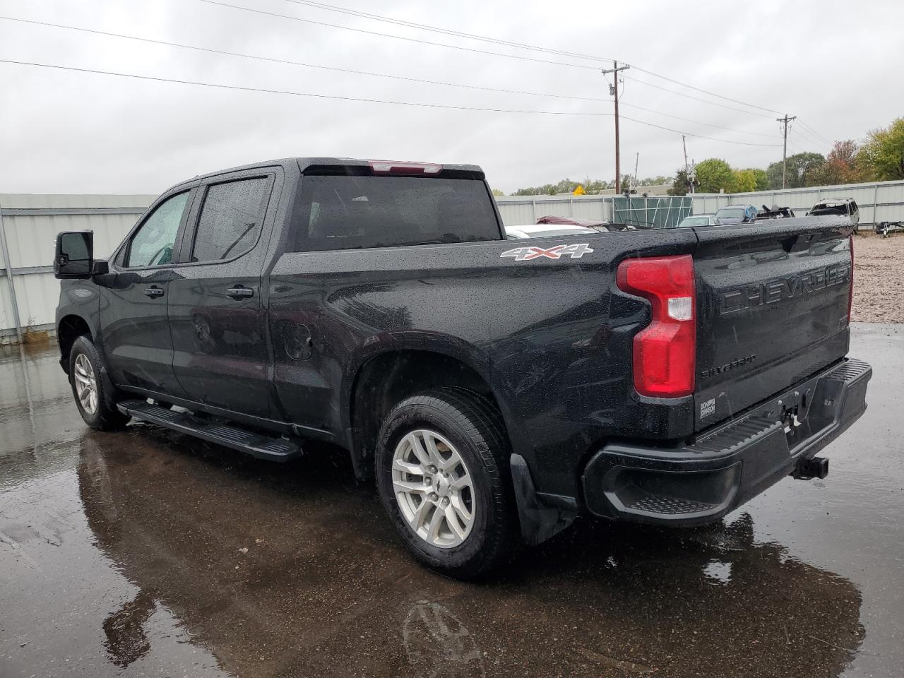 Obraz 2 z 2021 CHEVROLET SILVERADO K1500 RST 2021 z VIN 3GCUYEETXMG115099