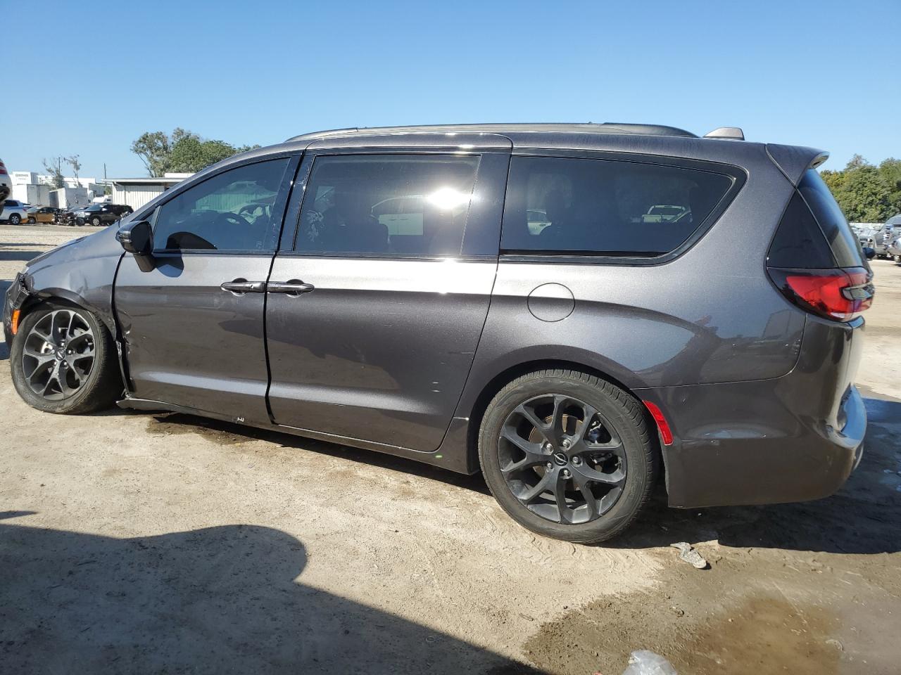 Image 2 of 2021 CHRYSLER PACIFICA TOURING 2021 with VIN 2C4RC1FG1MR607450