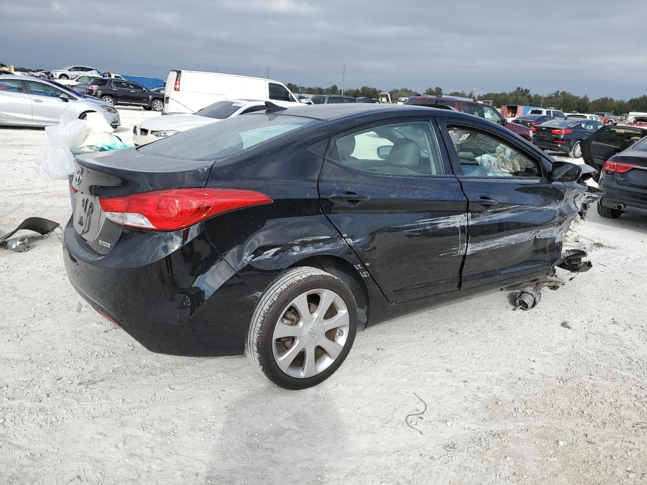 Obraz 3 z 2013 HYUNDAI ELANTRA GLS 2013 z VIN 5NPDH4AE0DH437663