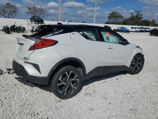 Obraz 3 z 2020 TOYOTA C-HR XLE 2020 z VIN NMTKHMBX3LR115467