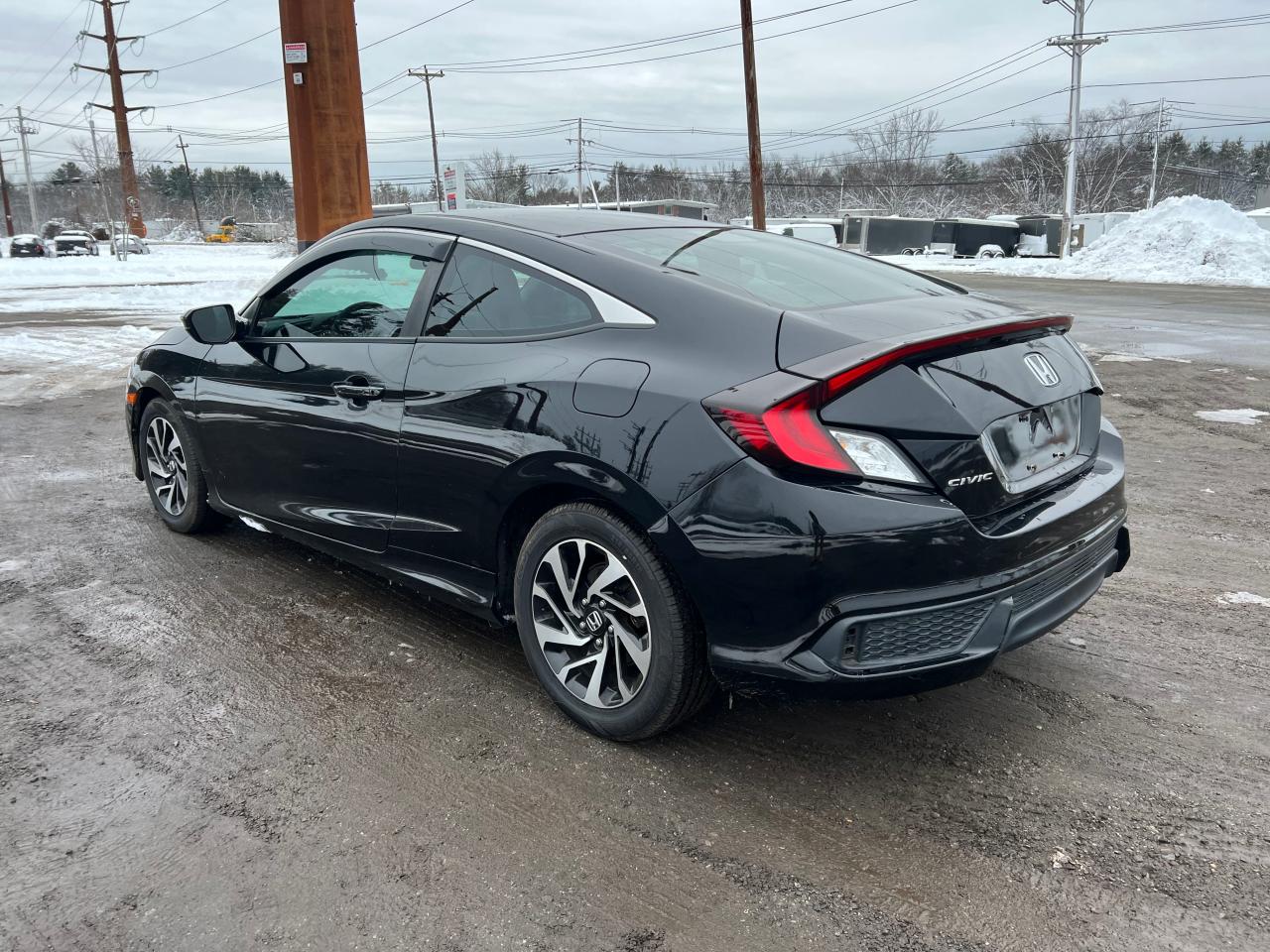 Obraz 3 z 2018 HONDA CIVIC LX 2018 z VIN 2HGFC4B08JH300972