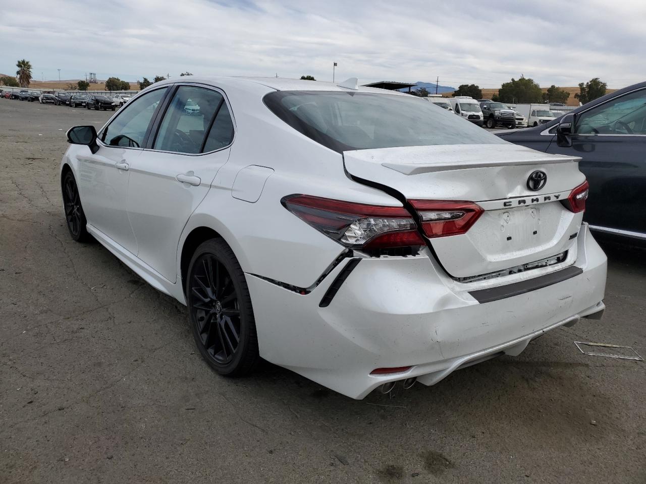 Obraz 2 z 2021 TOYOTA CAMRY XSE 2021 z VIN 4T1K61AK6MU565358