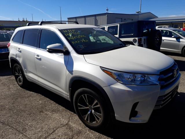Image 1 of 2018 TOYOTA HIGHLANDER LE 2018 with VIN 5TDZARFH1JS040009