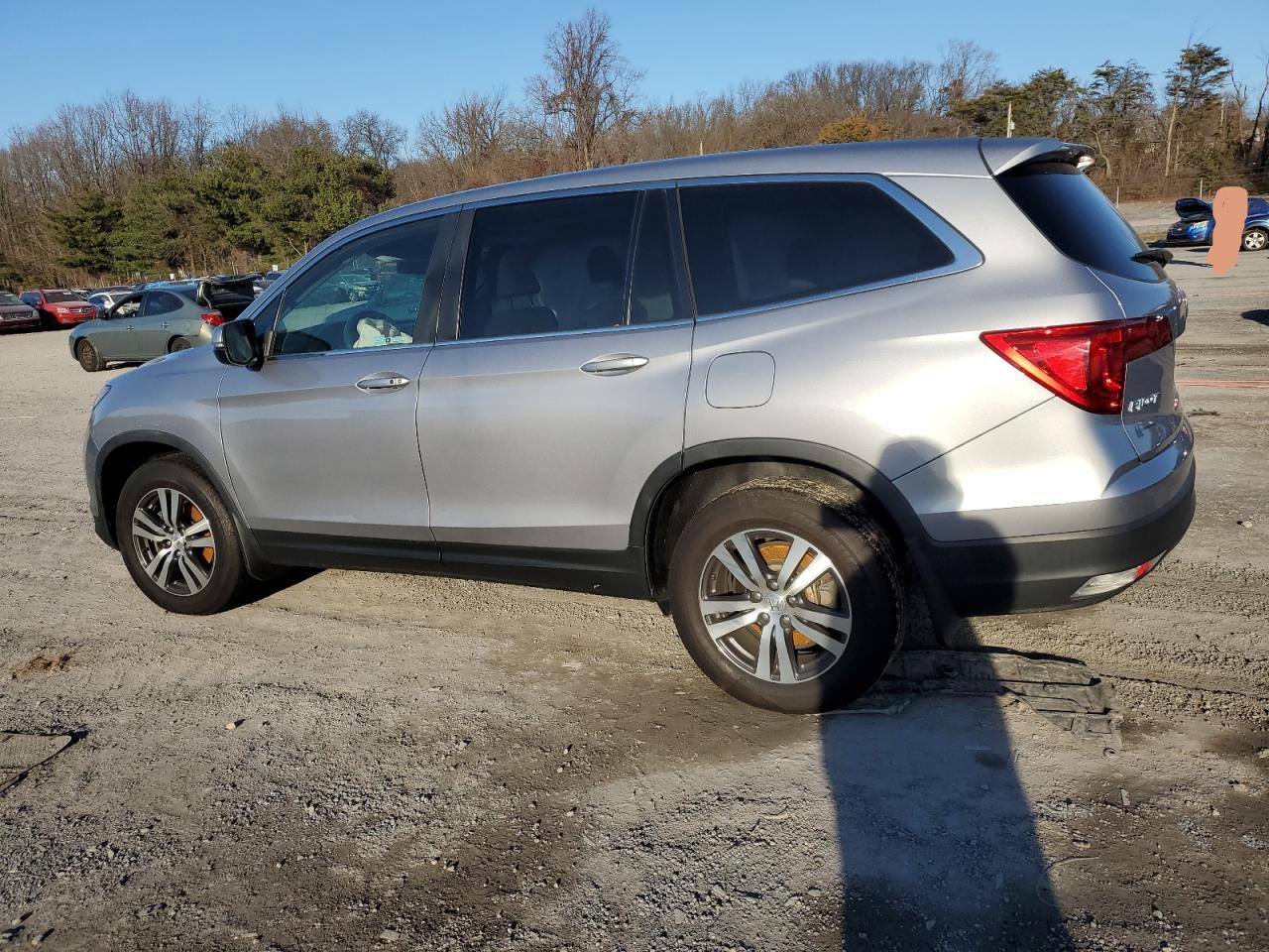 Image 2 of 2018 HONDA PILOT EXL 2018 with VIN 5FNYF6H68JB021985