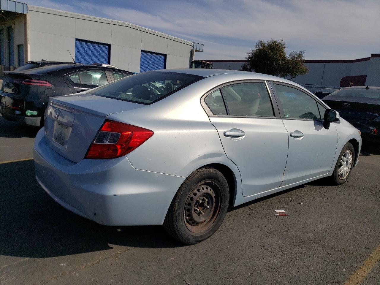 Изображение 3 2012 HONDA CIVIC LX 2012 с VIN 19XFB2F51CE304372