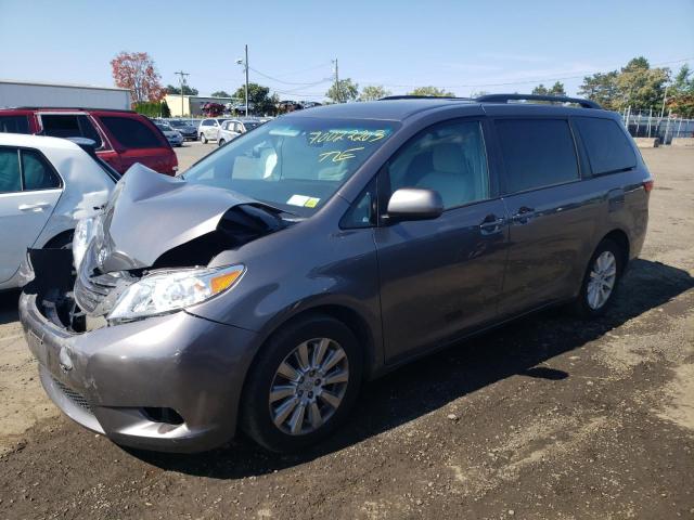 Obraz 1 z 2015 TOYOTA SIENNA LE 2015 z VIN 5TDJK3DC3FS128369