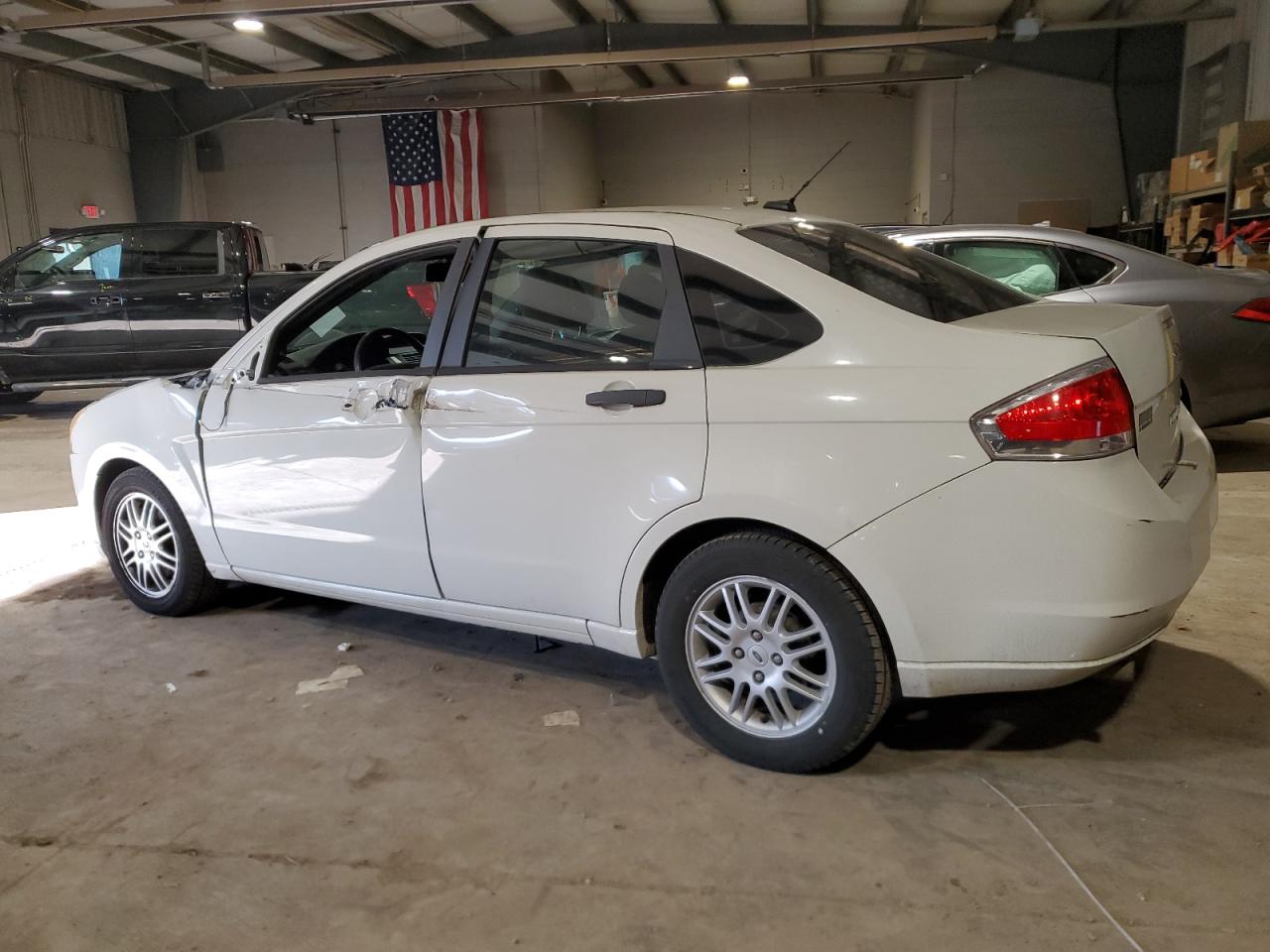 Obraz 2 z 2010 FORD FOCUS SE 2010 z VIN 1FAHP3FN6AW234179