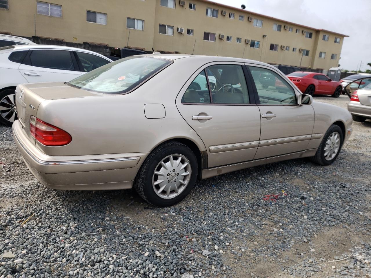 Изображение 3 2001 MERCEDES-BENZ E 320 4MATIC 2001 с VIN WDBJF82JX1X048085