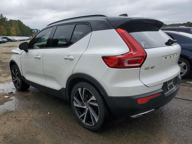 Изображение 2 2020 VOLVO XC40 T5 R-DESIGN 2020 с VIN YV4162UM6L2340948