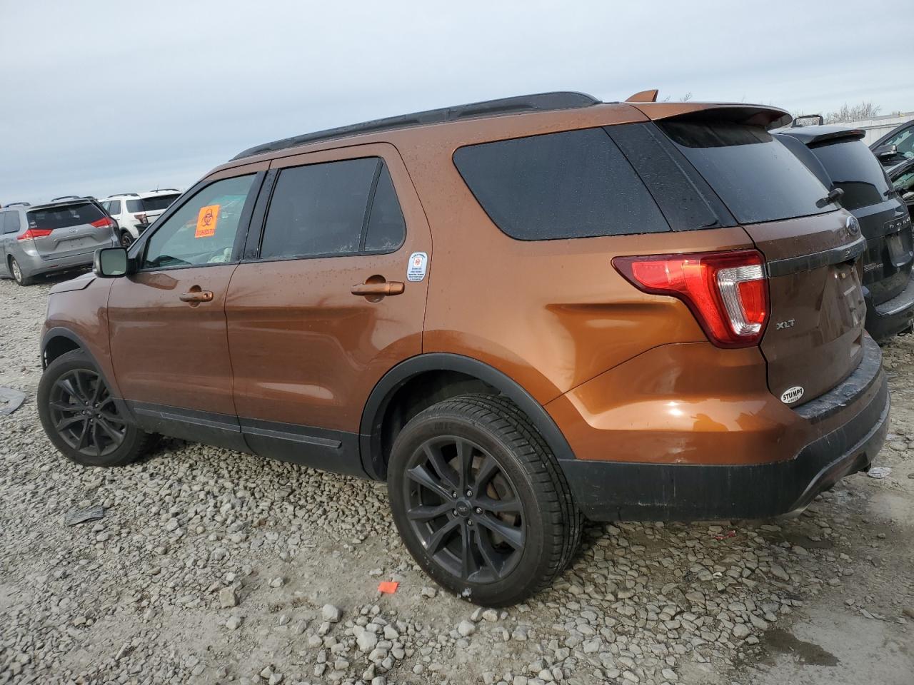 Image 2 of 2017 FORD EXPLORER XLT 2017 with VIN 1FM5K8D85HGA21813