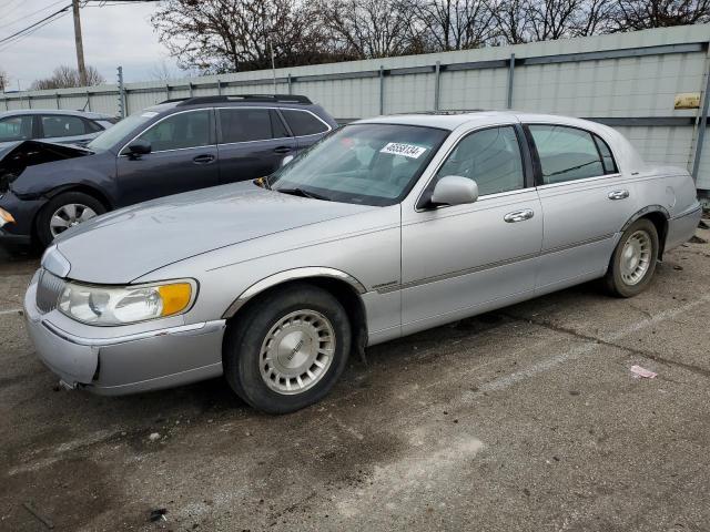 Image 1 of 1998 LINCOLN TOWN CAR EXECUTIVE 1998 with VIN 1LNFM81W7WY716724