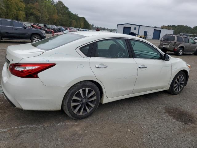 Obraz 3 z 2017 NISSAN ALTIMA 2.5 2017 z VIN 1N4AL3AP7HC172809