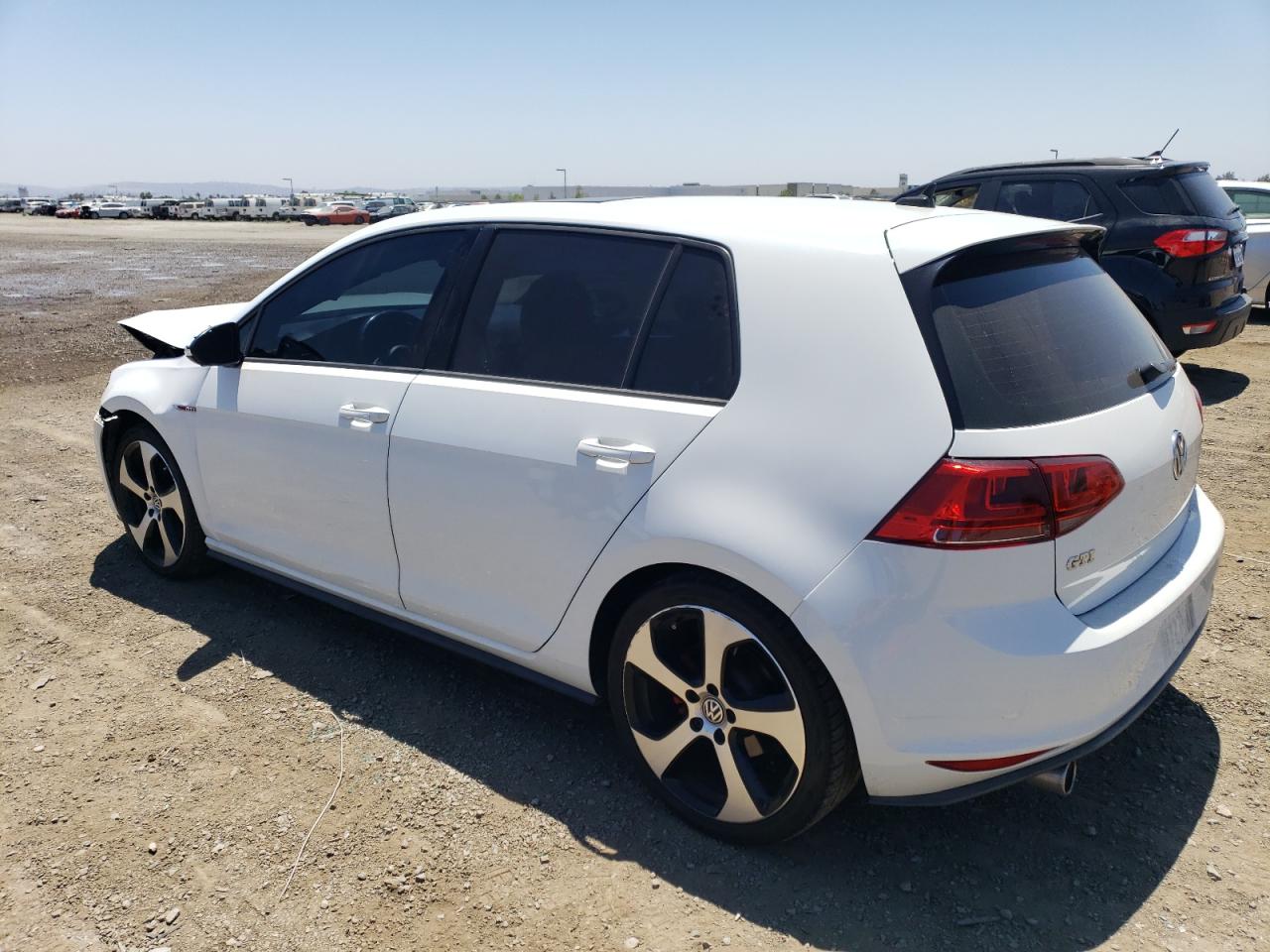 Изображение 2 2015 VOLKSWAGEN GTI  2015 с VIN 3VW5T7AU2FM032118
