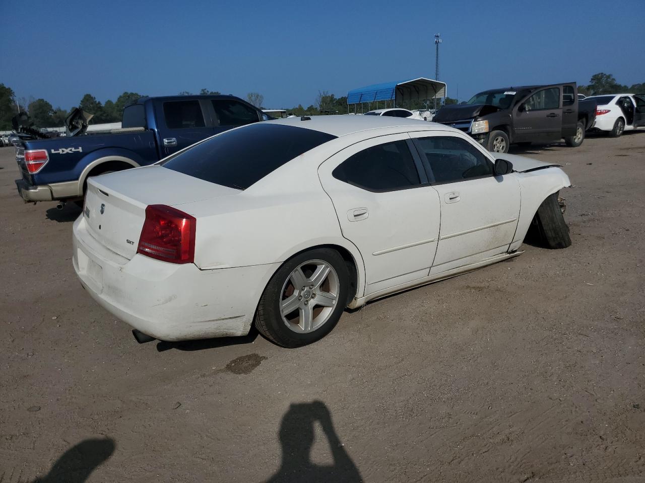 Image 3 of 2008 DODGE CHARGER SXT 2008 with VIN 2B3KA33G18H323160