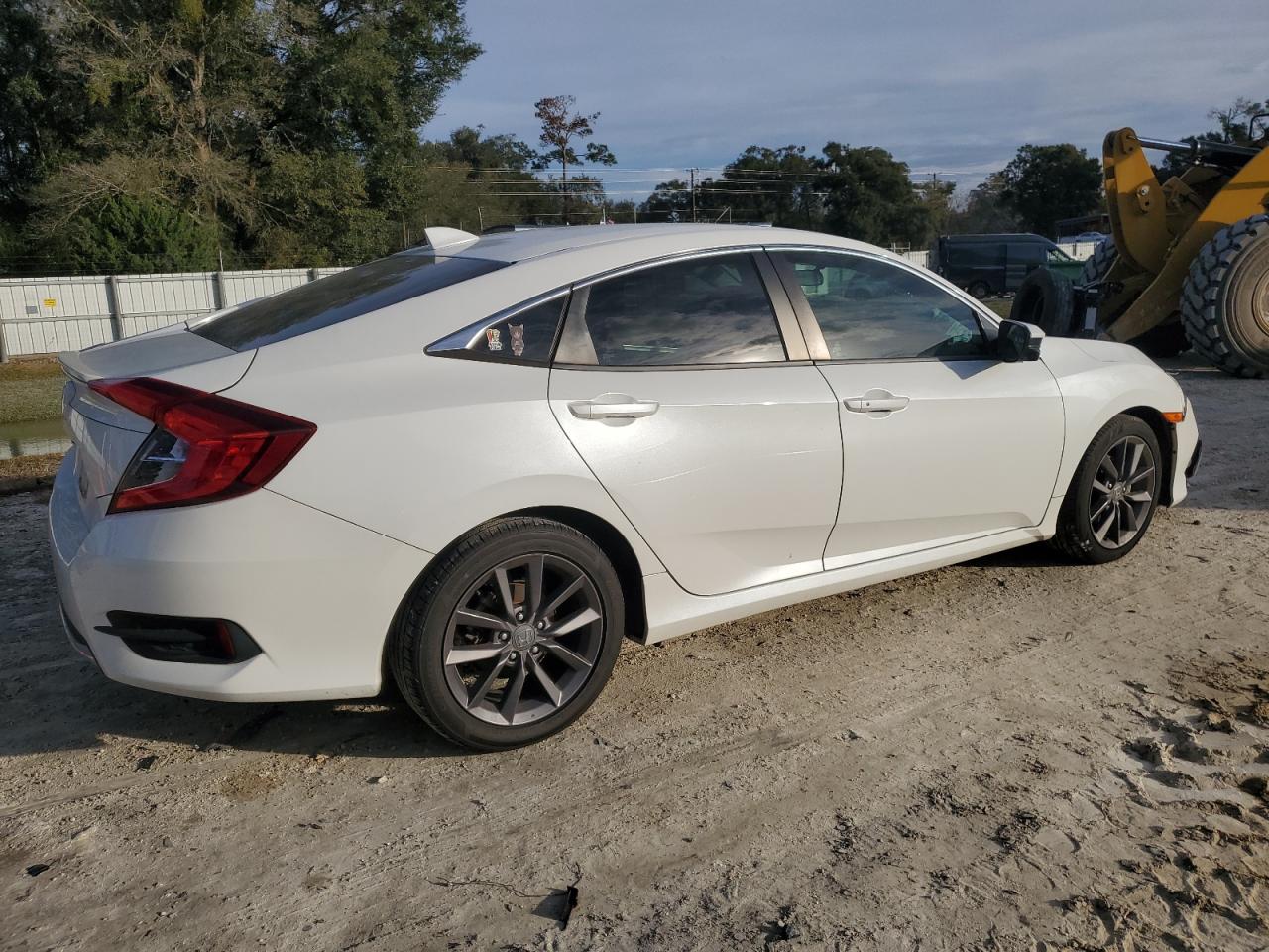 Изображение 3 2019 HONDA CIVIC EX 2019 с VIN 19XFC1F34KE012560