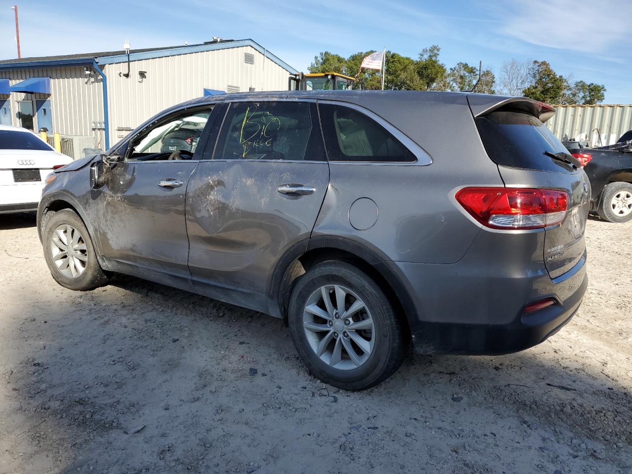 Изображение 2 2018 KIA SORENTO LX 2018 с VIN 5XYPG4A38JG403679