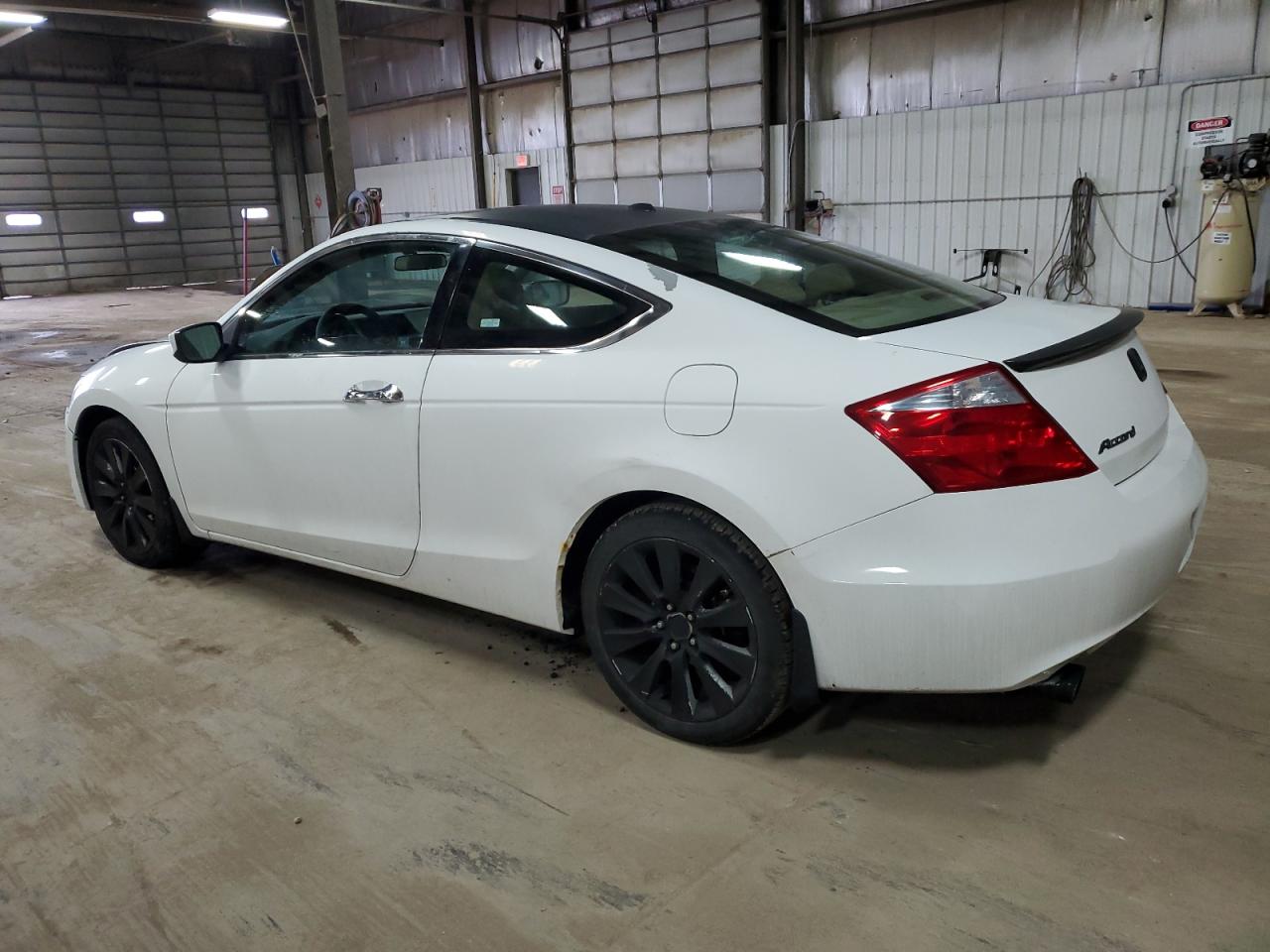 Image 2 of 2009 HONDA ACCORD EXL 2009 with VIN 1HGCS22859A002177