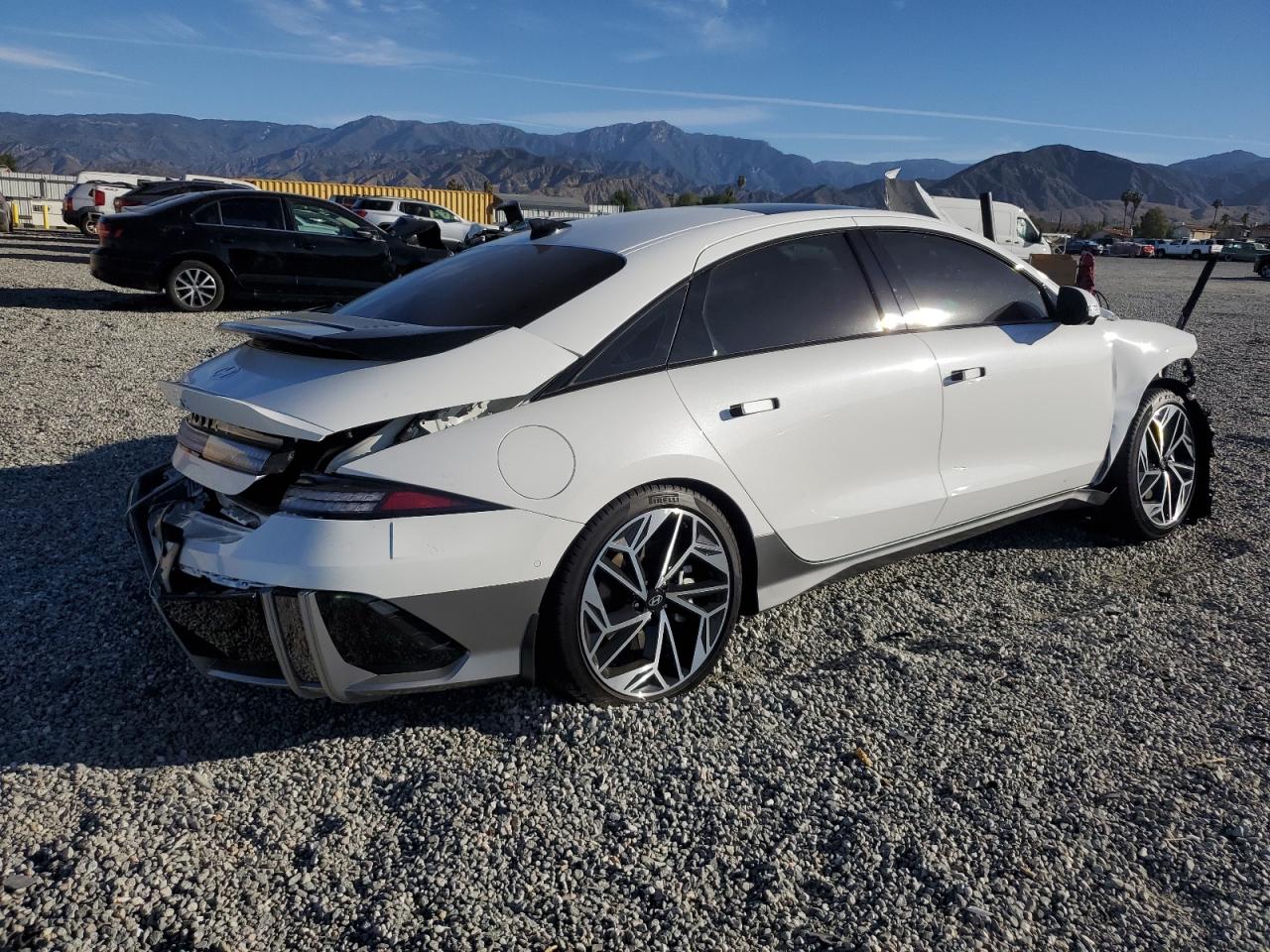 Изображение 3 2023 HYUNDAI IONIQ 6 LIMITED 2023 с VIN KMHM54AA8PA035516