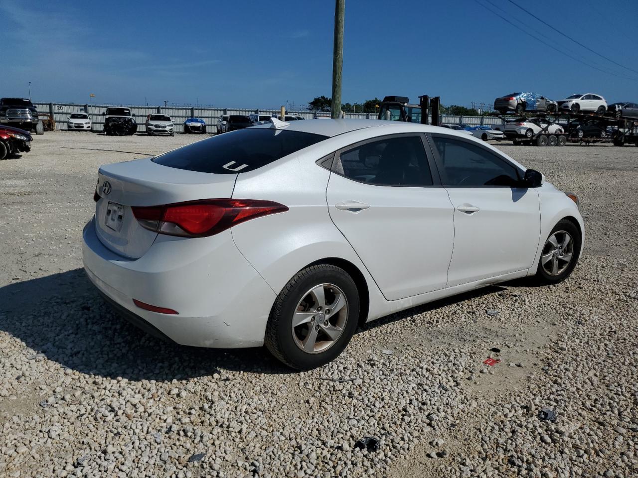 Image 3 of 2015 HYUNDAI ELANTRA SE 2015 with VIN 5NPDH4AE5FH591689