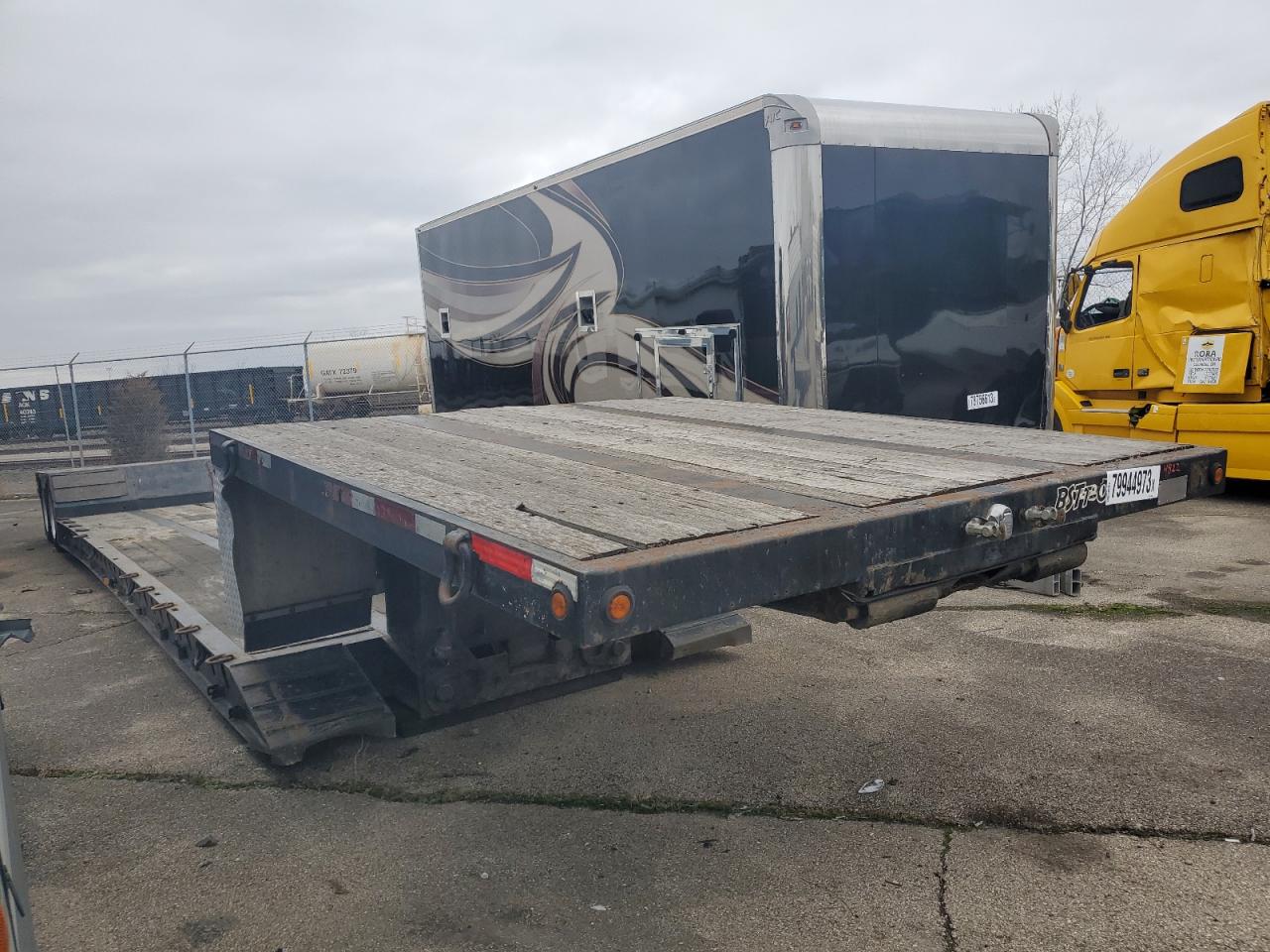 Obraz 1 z 2006 XL TRAILER 2006 z VIN 4U3J048256L006388