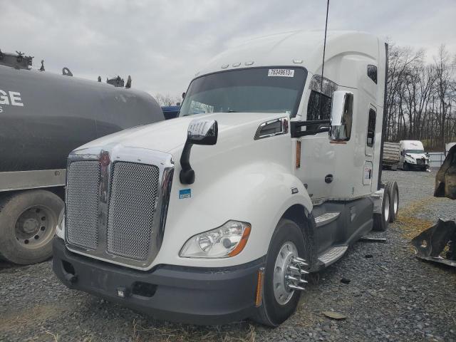 Image 2 of 2016 KENWORTH CONSTRUCTION T680 2016 with VIN 1XKYD49X7GJ475894