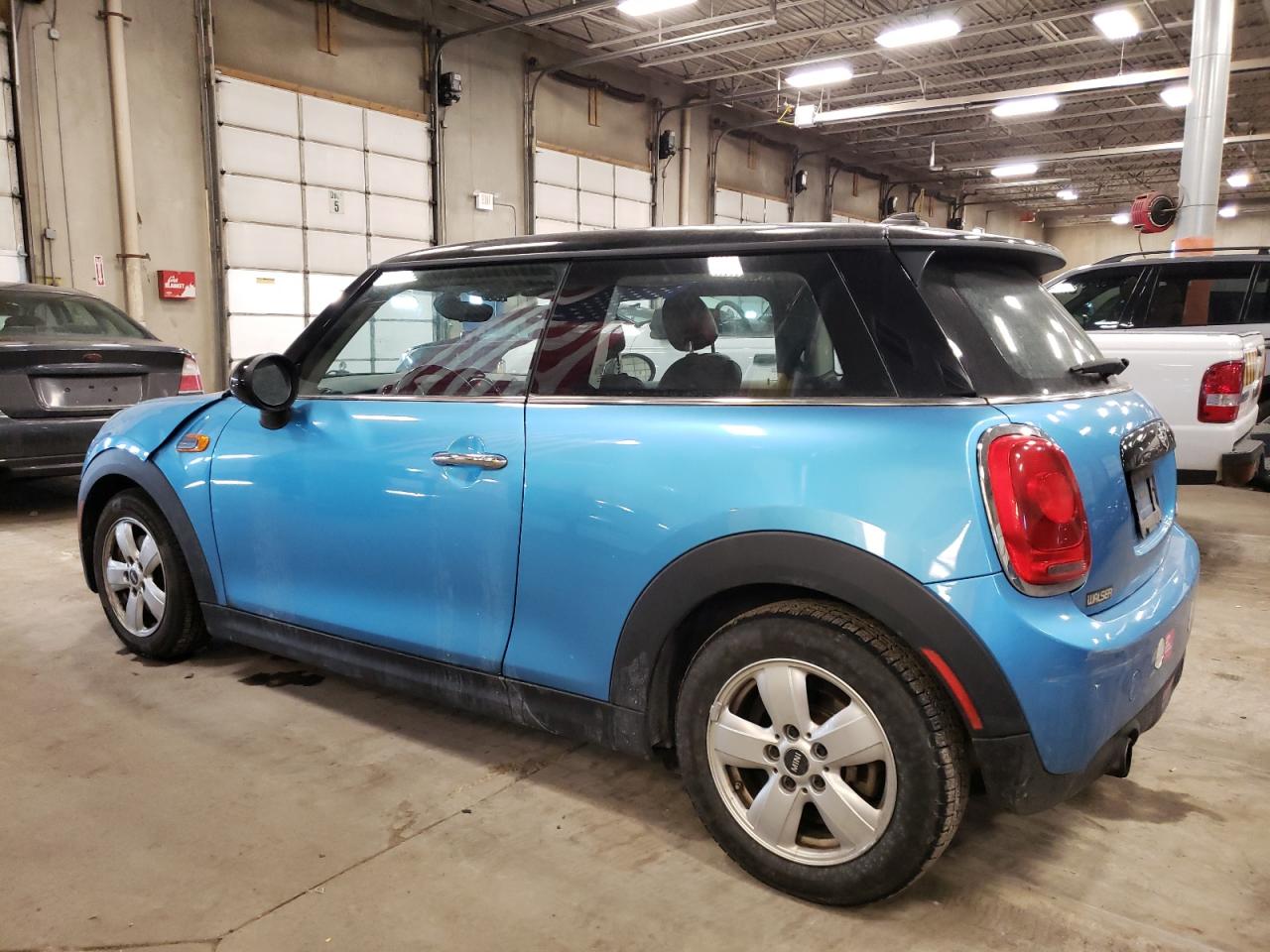 Изображение 2 2016 MINI COOPER  2016 с VIN WMWXP5C53G3B77522