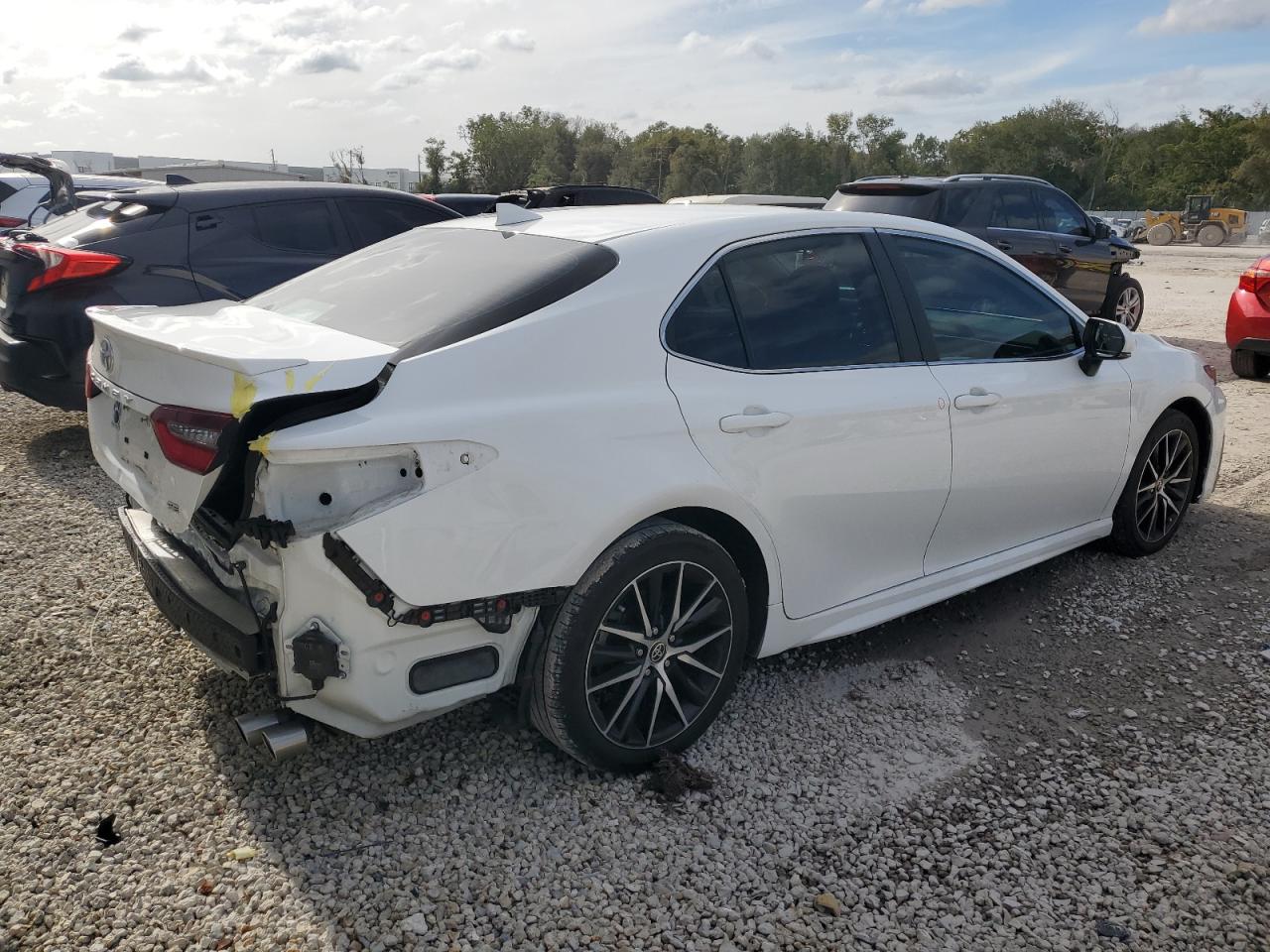 Изображение 3 2022 TOYOTA CAMRY SE 2022 с VIN 4T1T11AK8NU648570