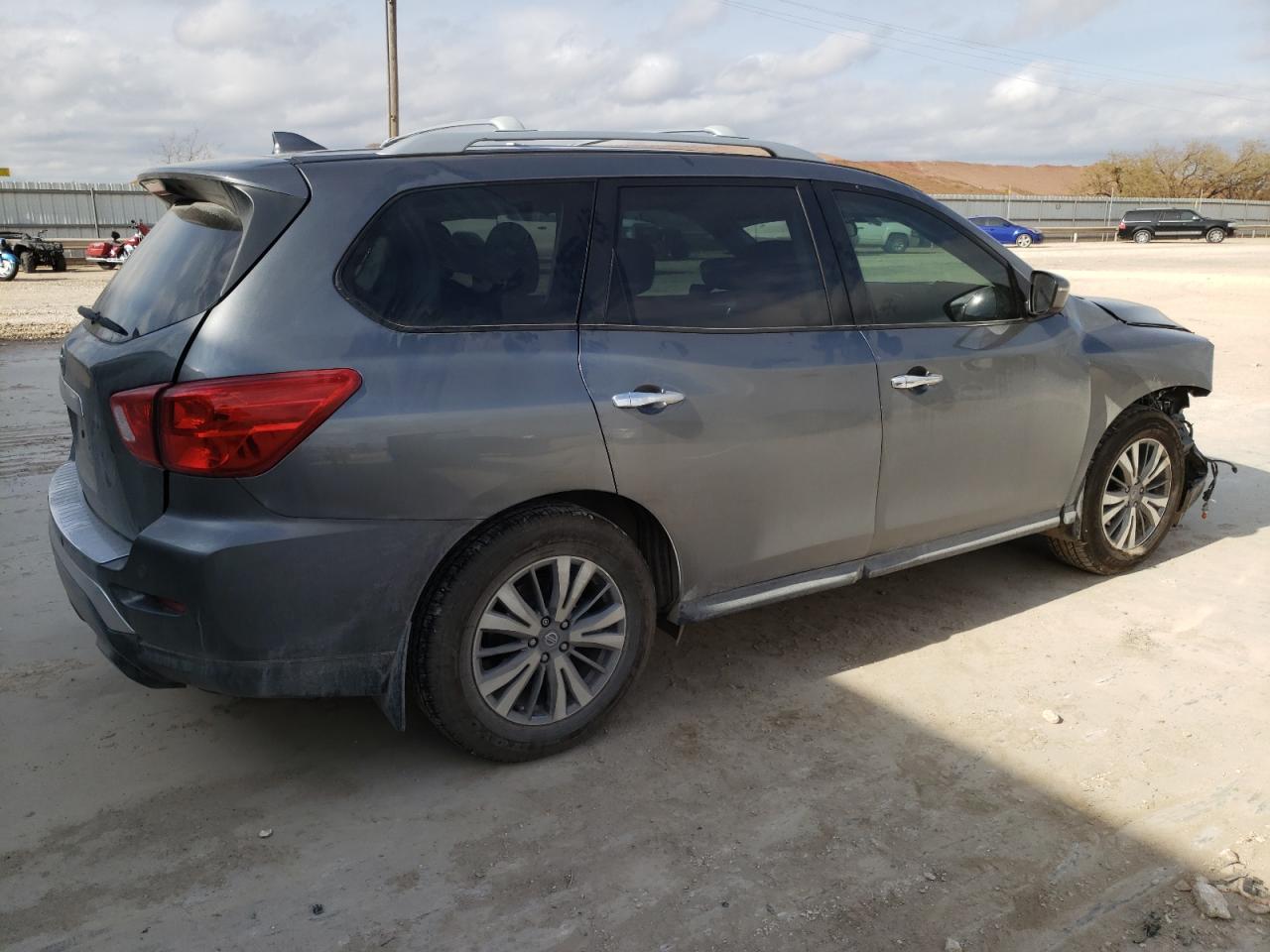 Obraz 3 z 2020 NISSAN PATHFINDER S 2020 z VIN 5N1DR2AN5LC613694