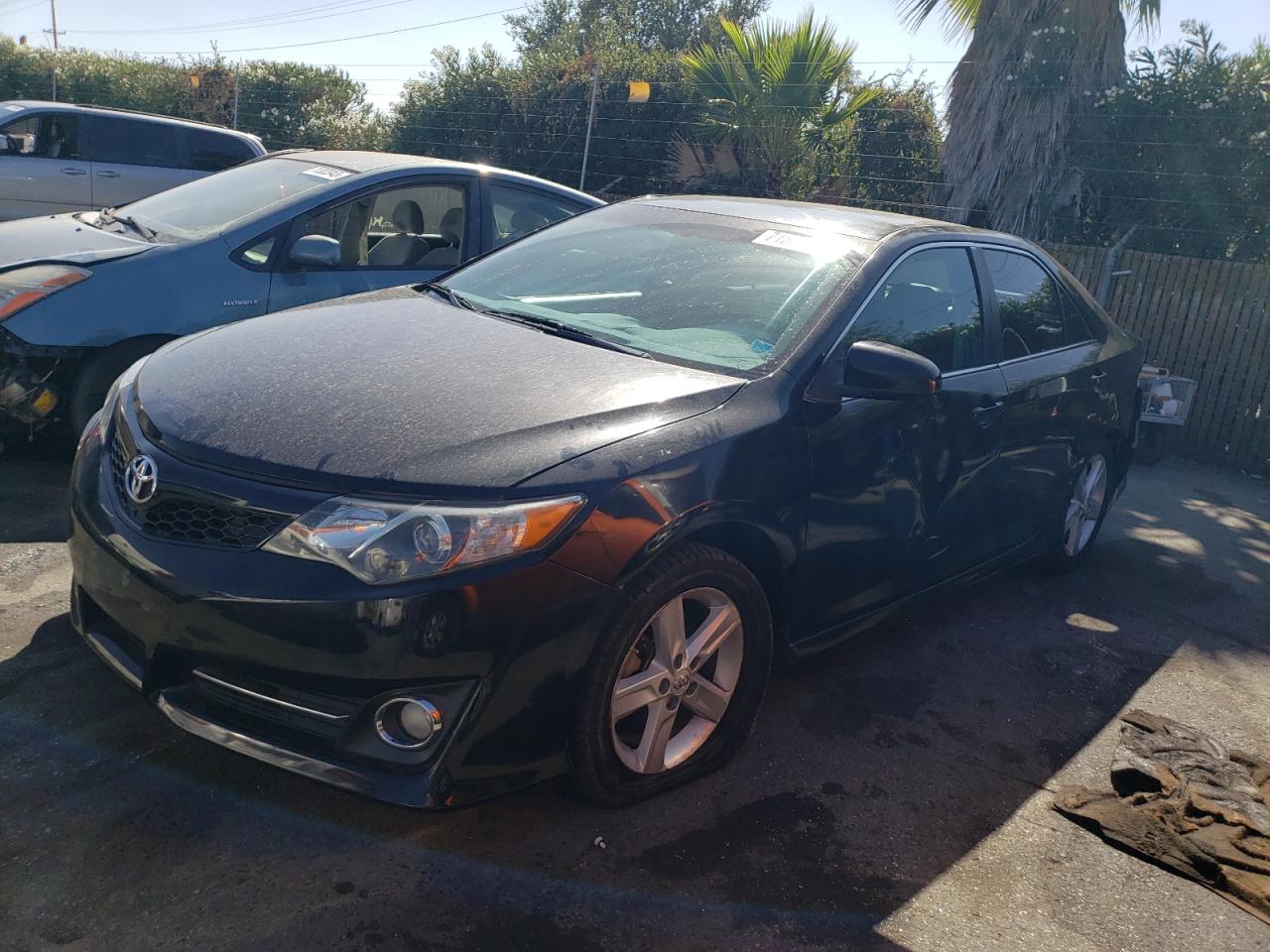 Obraz 1 z 2013 TOYOTA CAMRY L 2013 z VIN 4T1BF1FK2DU277250