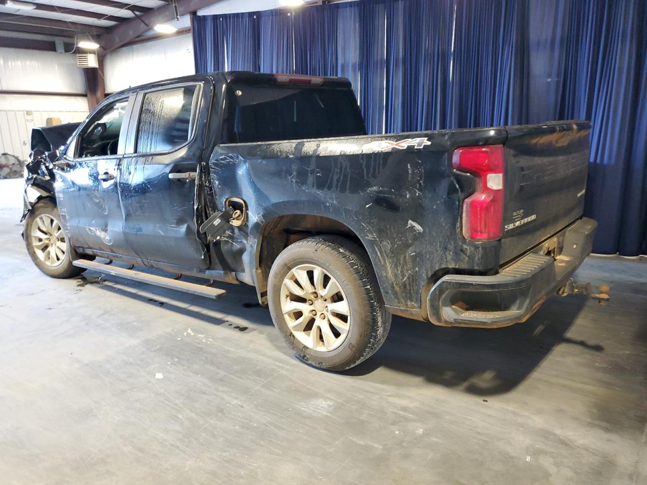 Image 2 of 2019 CHEVROLET SILVERADO K1500 CUSTOM 2019 with VIN 1GCUYBEF9KZ174893