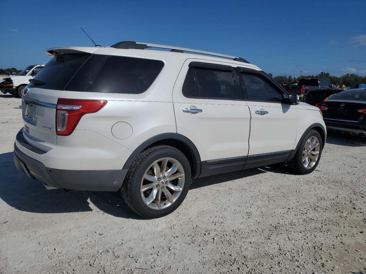 Image 3 of 2013 FORD EXPLORER LIMITED 2013 with VIN 1FM5K7F86DGC48039