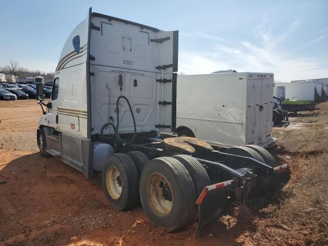 Image 3 of 2018 FREIGHTLINER CASCADIA 125  2018 with VIN 3AKJGLDR9JSJK5392