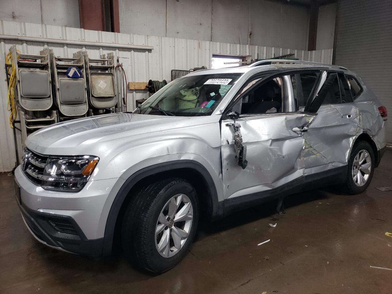 Image 1 of 2018 VOLKSWAGEN ATLAS  2018 with VIN 1V2BR2CA4JC502040