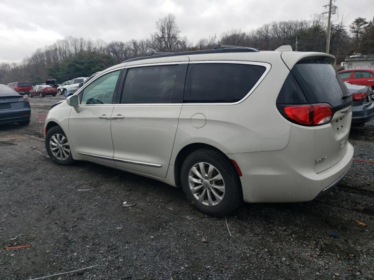 Obraz 2 z 2017 CHRYSLER PACIFICA TOURING L 2017 z VIN 2C4RC1BG7HR688241