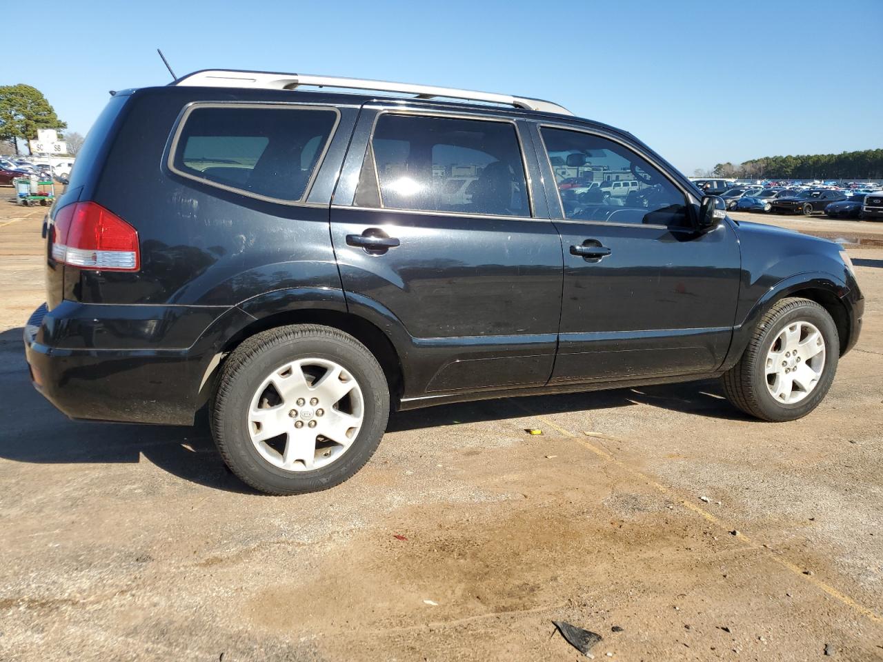 Image 3 of 2009 KIA BORREGO LX 2009 with VIN KNDJJ741595025456