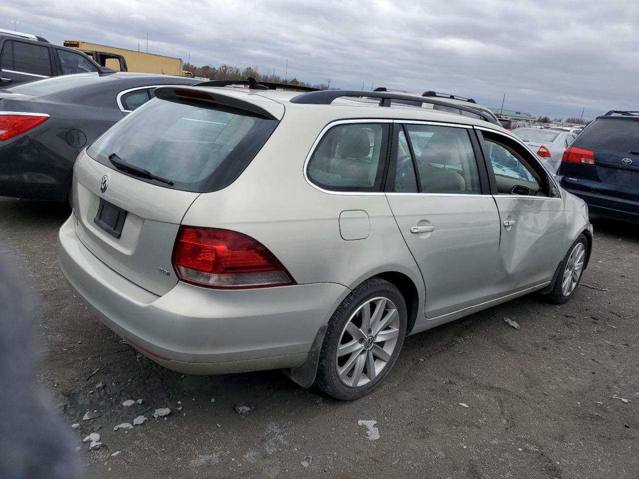 Image 3 of 2011 VOLKSWAGEN JETTA TDI 2011 with VIN 3VWPL7AJ4BM618540