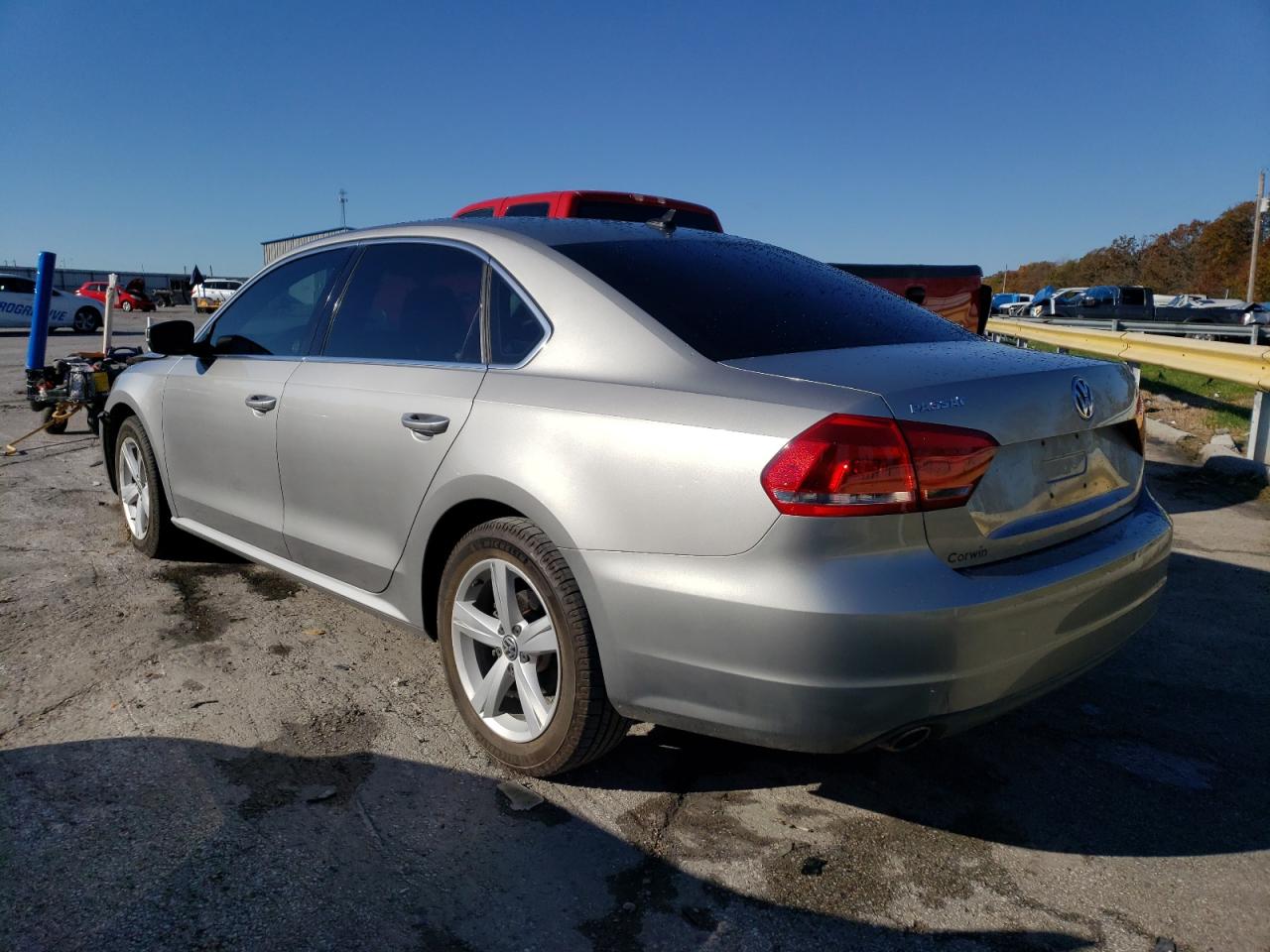 Image 2 of 2013 VOLKSWAGEN PASSAT SE 2013 with VIN 1VWBN7A39DC033639