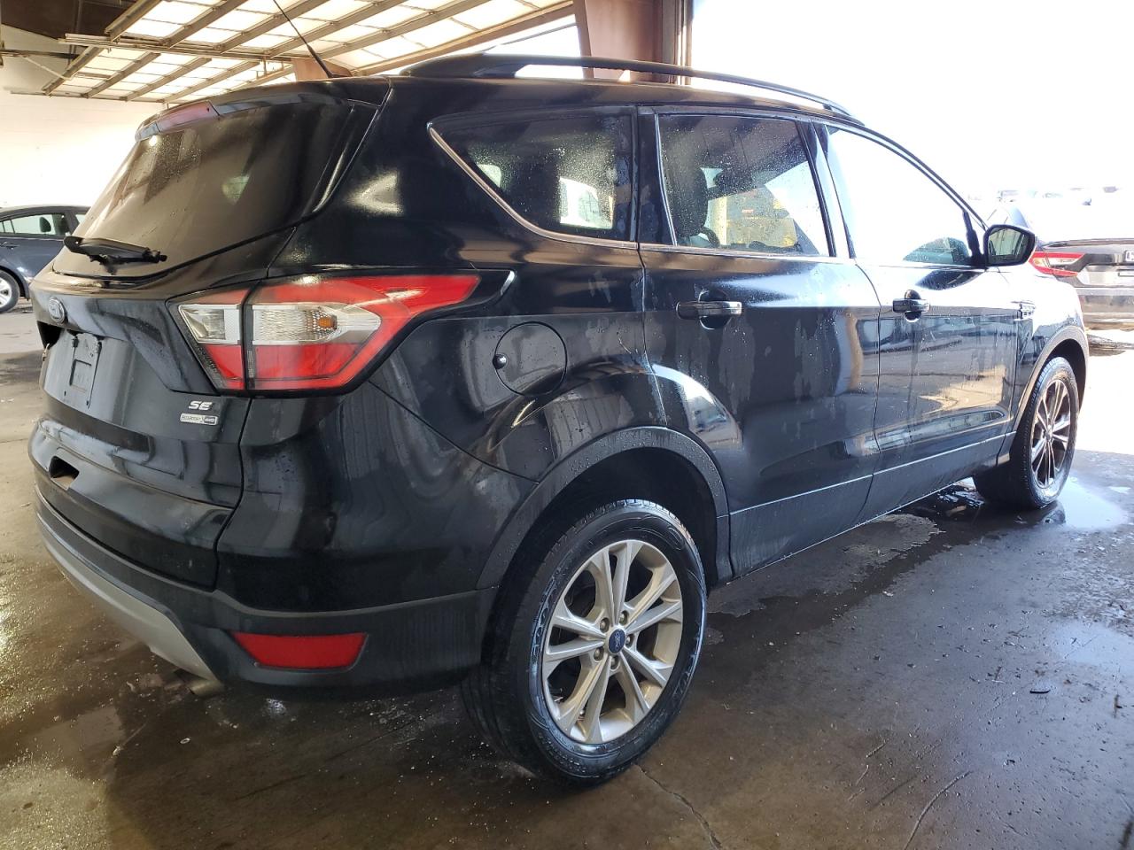 Изображение 3 2018 FORD ESCAPE SE 2018 с VIN 1FMCU9GD4JUD38912