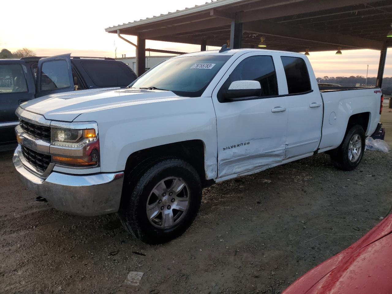 Obraz 1 z 2017 CHEVROLET SILVERADO K1500 LT 2017 z VIN 1GCVKREH2HZ122790