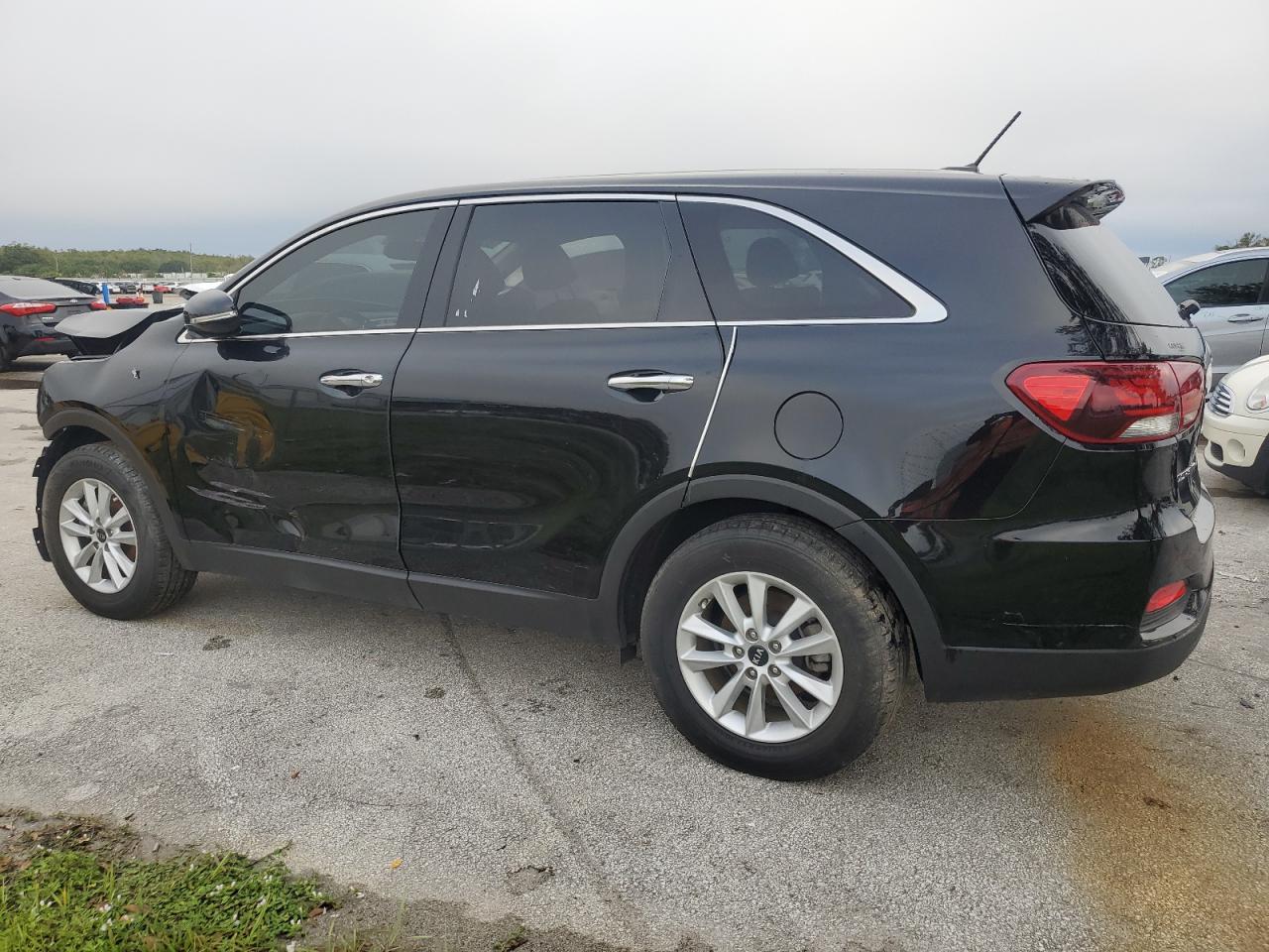 Image 2 of 2020 KIA SORENTO L 2020 with VIN 5XYPG4A37LG687437
