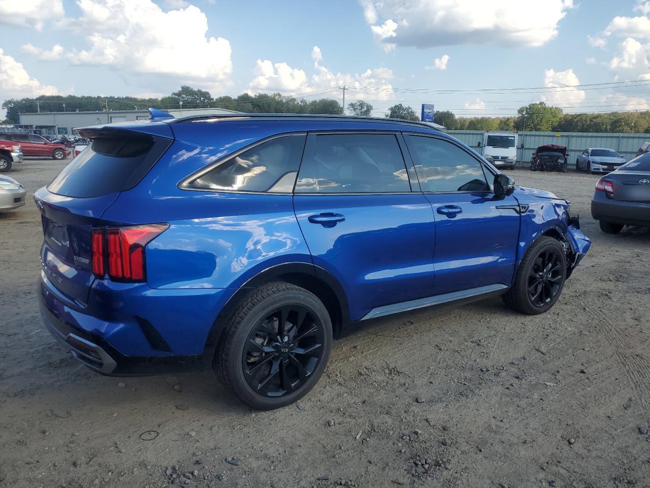 Изображение 3 2021 KIA SORENTO SX 2021 с VIN 5XYRK4LF3MG030831