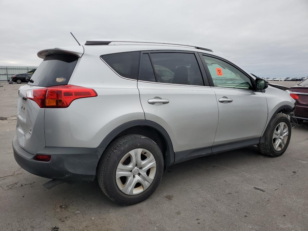 Image 3 of 2015 TOYOTA RAV4 LE 2015 with VIN JTMBFREV7FJ027599