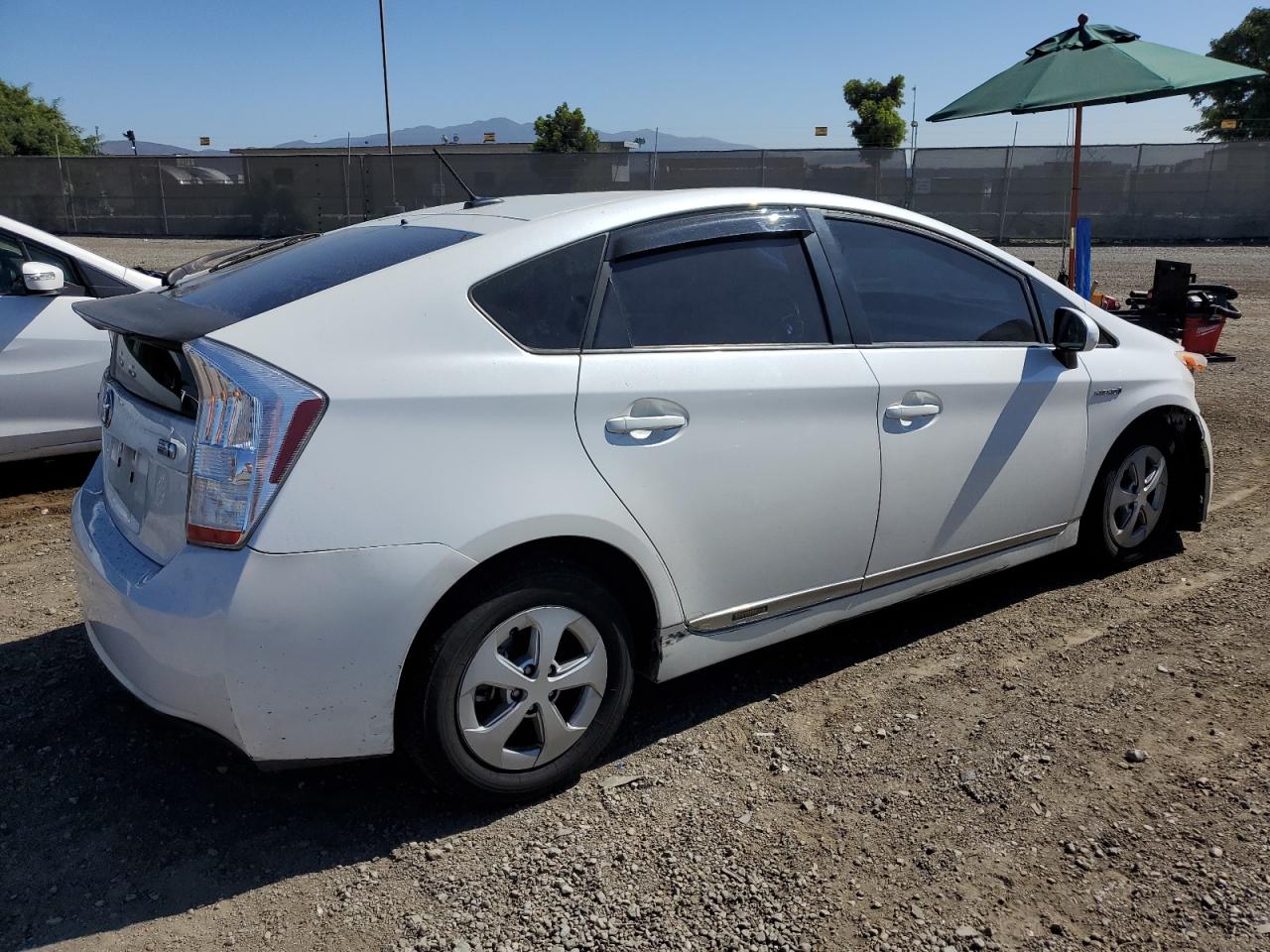 Image 3 of 2011 TOYOTA PRIUS  2011 with VIN JTDKN3DUXB5369074
