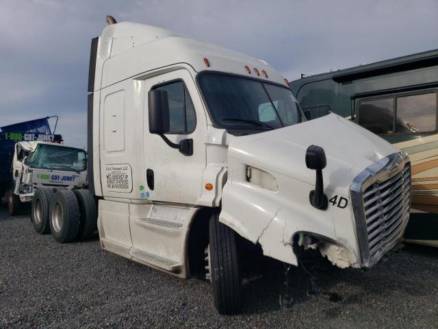2015 FREIGHTLINER CASCADIA 113  2015 image
