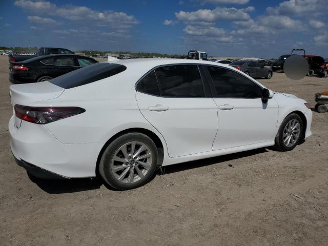 Obraz 3 z 2021 TOYOTA CAMRY LE 2021 z VIN 4T1C11AK7MU437889