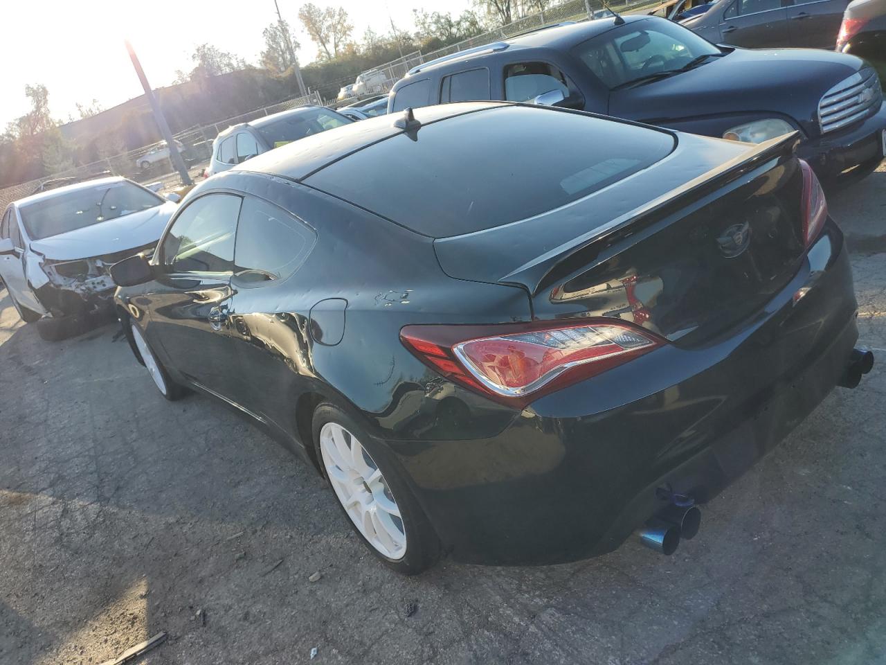 Image 2 of 2013 HYUNDAI GENESIS COUPE 2.0T 2013 with VIN KMHHT6KD3DU113013
