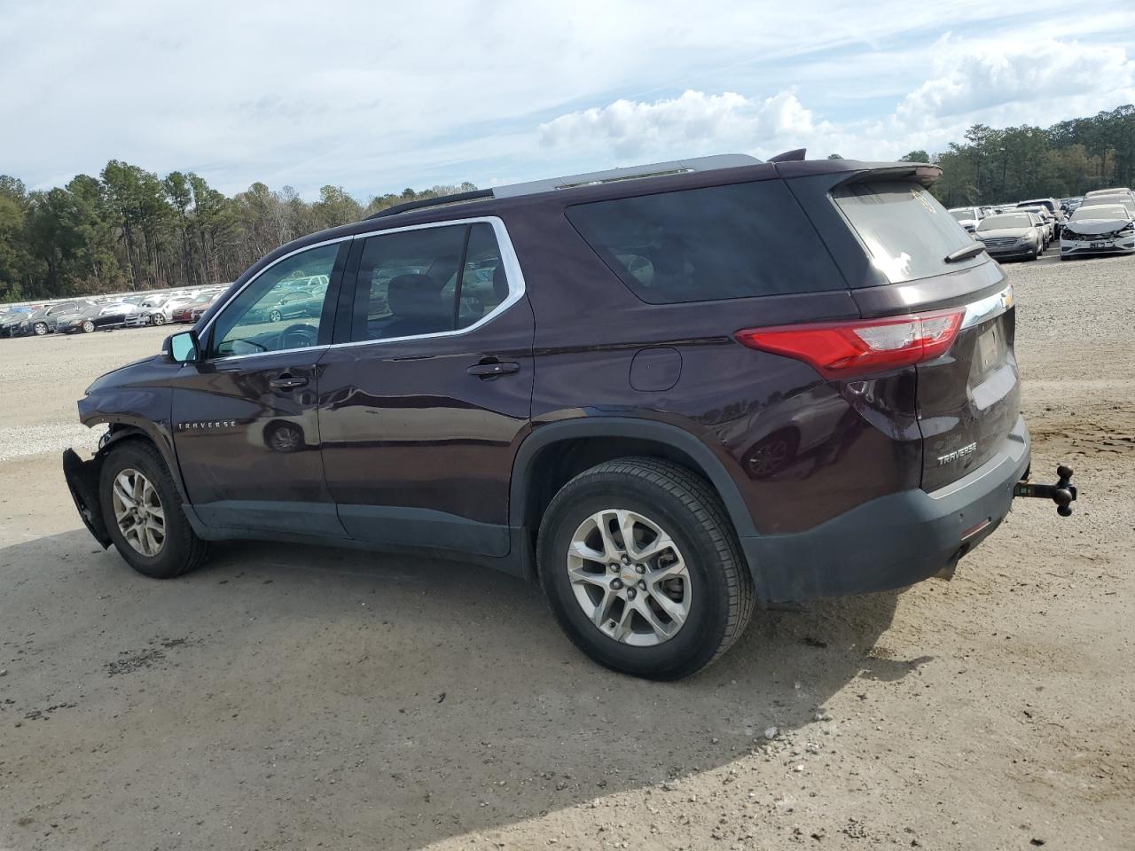 Изображение 2 2018 CHEVROLET TRAVERSE LT 2018 с VIN 1GNERGKW2JJ210429