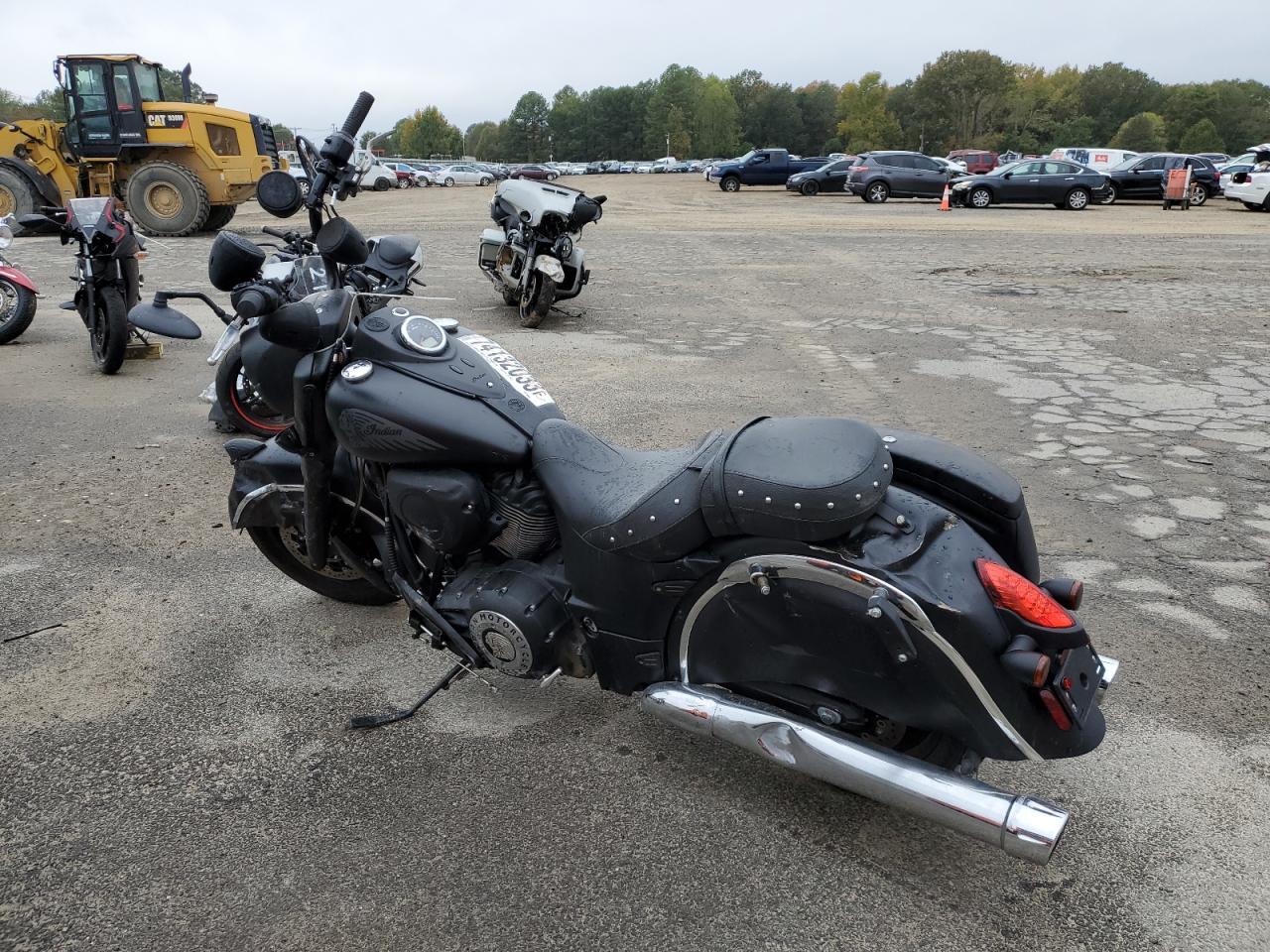 Obraz 3 z 2018 INDIAN MOTORCYCLE CO. CHIEF DARK HORSE 2018 z VIN 56KCCDAA1J3363453