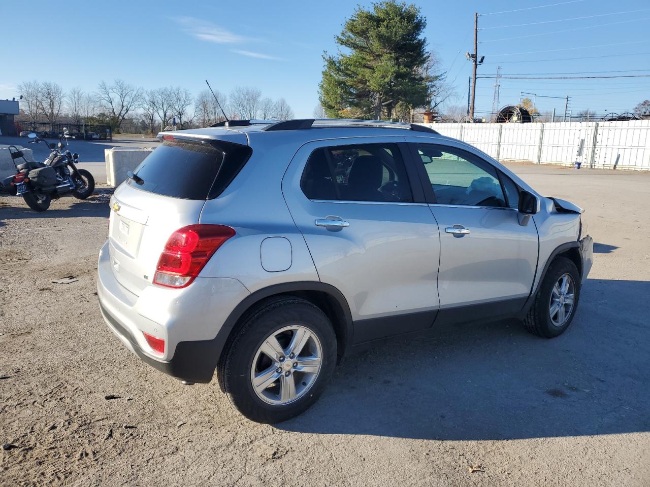 Image 3 of 2020 CHEVROLET TRAX 1LT 2020 with VIN 3GNCJLSBXLL336912
